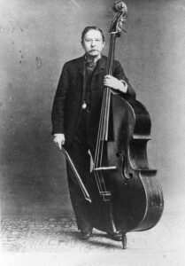 Giovanni Bottesini - Ritratto con ll suo strumento"